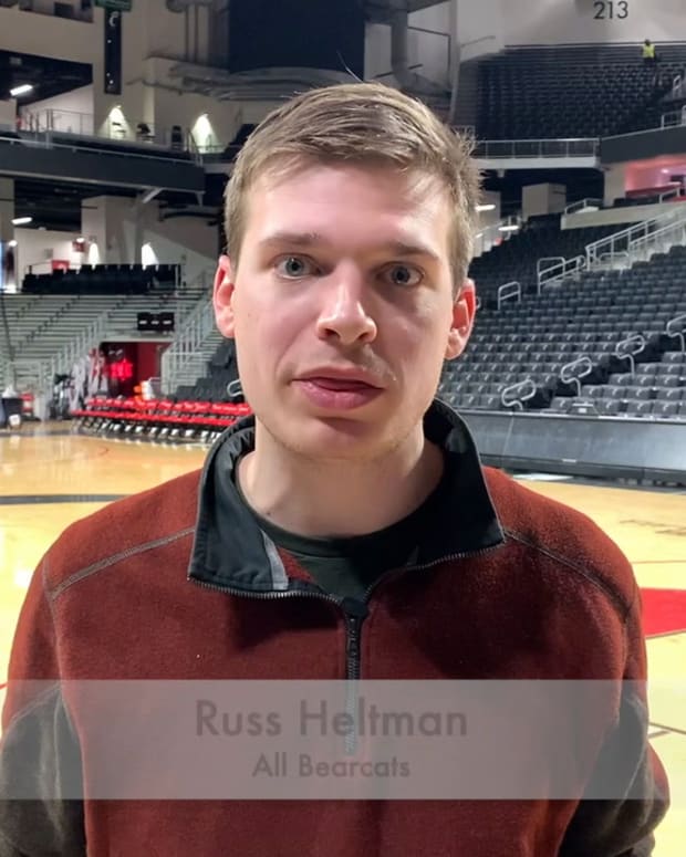 Bearcats Fall to Memphis 81-74 on Throwback Night